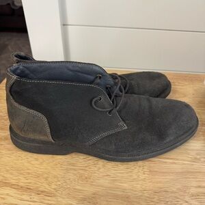Men’s chukka boots. Size 9